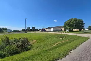 300 16th Ave SE, Waseca, MN 56093 - Photo 12