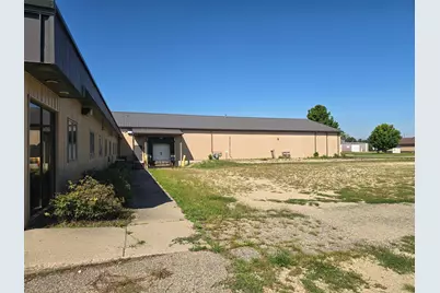 300 16th Avenue SE, Waseca, MN 56093 - Photo 4