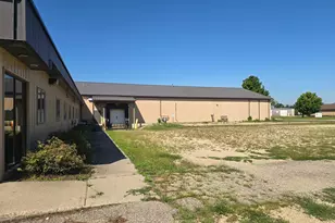 300 16th Ave SE, Waseca, MN 56093 - Photo 4