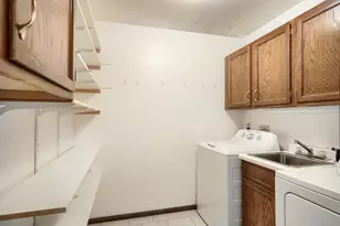 8441 Irwin Rd, Bloomington, MN 55437 - Photo 14