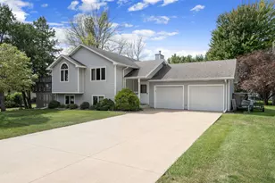 210 Hilltop Ave, Owatonna, MN 55060 - Photo 1