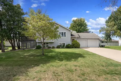 210 Hilltop Avenue, Owatonna, MN 55060 - Photo 2
