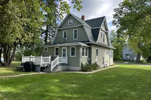 115 Conley Ave N, Thief River Falls, MN 56701 - Photo 1