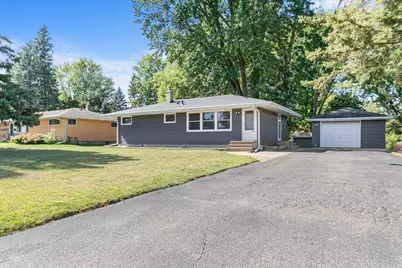 2727 Woodbridge Street, Roseville, MN 55113 - Photo 2