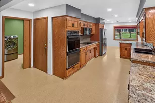 781 Iowa Ave E, Saint Paul, MN 55106 - Photo 14
