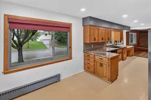 781 Iowa Ave E, Saint Paul, MN 55106 - Photo 8