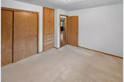 781 Iowa Avenue E, Saint Paul, MN 55106 - Photo 26