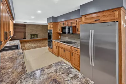 781 Iowa Avenue E, Saint Paul, MN 55106 - Photo 10