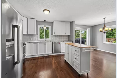 905 Walnut Street, Farmington, MN 55024 - Photo 2