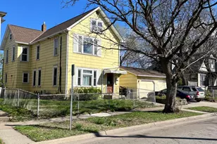 657 Plum St, Saint Paul, MN 55106 - Photo 2
