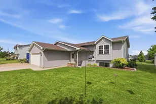 605 W 8th Ave, Osakis, MN 56360 - Photo 2