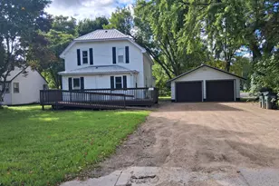 217 W Oak St, Osakis, MN 56360 - Photo 1
