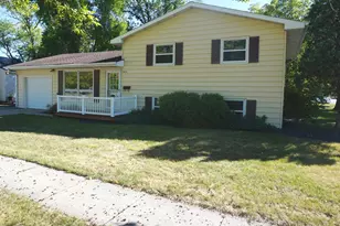 504 11th St N, Breckenridge, MN 56520 - Photo 2