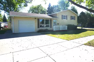 504 11th St N, Breckenridge, MN 56520 - Photo 2