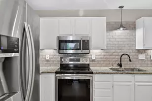 1916 Glenfield Ct, Eagan, MN 55122 - Photo 14