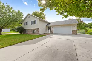 507 43rd Ave NW, Rochester, MN 55901 - Photo 2