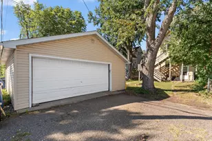 1076 25th Ave SE, Minneapolis, MN 55414 - Photo 2
