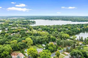 3404 Owasso St, Shoreview, MN 55126 - Photo 4