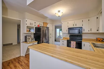 2612 28th Avenue NW, Rochester, MN 55901 - Photo 4