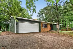 18212 Ginavale Ln, Eden Prairie, MN 55346 - Photo 2