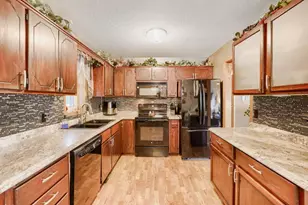6078 Kalland Dr NE, Albertville, MN 55301 - Photo 4