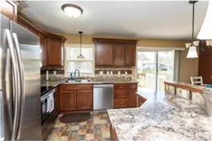 249 Strese Ln, Apple Valley, MN 55124 - Photo 2