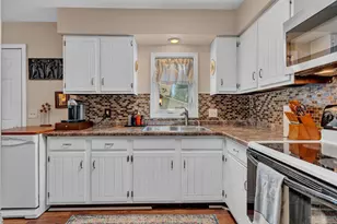 210 Lakeview Dr, Spicer, MN 56288 - Photo 14