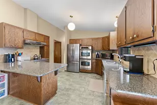 2683 17th Terrace NW, New Brighton, MN 55112 - Photo 6