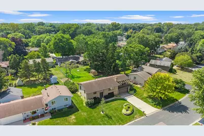 2683 17th Terrace NW, New Brighton, MN 55112 - Photo 2