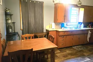233 N 1st Ave E, Truman, MN 56088 - Photo 8