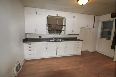 819 1st Avenue NW, Chisholm, MN 55719 - Photo 6