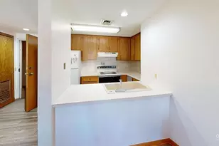 316 Becker Ave SW, Willmar, MN 56201 - Photo 2