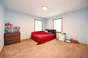 729 Rose Ave E, Saint Paul, MN 55106 - Photo 14