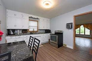 729 Rose Ave E, Saint Paul, MN 55106 - Photo 8