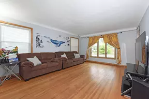 729 Rose Ave E, Saint Paul, MN 55106 - Photo 4