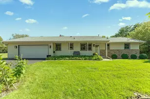 17807 Susan Ln, Minnetonka, MN 55345 - Photo 2