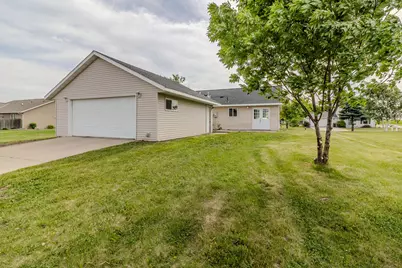 719 22nd Street S, Montevideo, MN 56265 - Photo 2