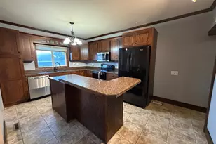 708 S Hiawatha Ave, Pipestone, MN 56164 - Photo 4