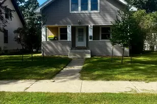 708 S Hiawatha Ave, Pipestone, MN 56164 - Photo 2