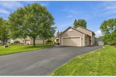 3875 Walnut Grove Lane N, Plymouth, MN 55446 - Photo 2