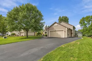 3875 Walnut Grove Ln N, Plymouth, MN 55446 - Photo 2
