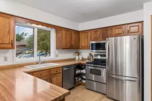1112 Grandview Dr, Hudson, WI 54016 - Photo 10