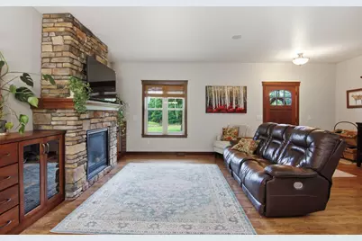 N1833 980th Street, Eau Claire, WI 54701 - Photo 4