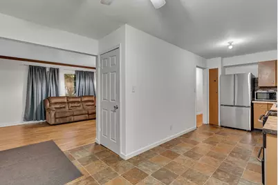 1020 Becker Avenue SE, Willmar, MN 56201 - Photo 10