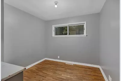 1020 Becker Avenue SE, Willmar, MN 56201 - Photo 8