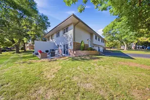 3610 Avon Ct, Woodbury, MN 55125 - Photo 10