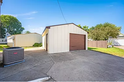 218 W 3rd Street, Fairmont, MN 56031 - Photo 38