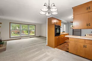 2624 Bittersweet Ln, Maplewood, MN 55109 - Photo 8