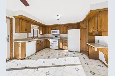 2253 Charles Street N, North Saint Paul, MN 55109 - Photo 2