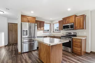 465 Meadow View Ct, Paynesville, MN 56362 - Photo 2